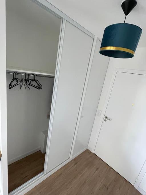 Superbe T2 Proche De La Gare Rer Tgv Massy Palaiseau Appartement Buitenkant foto